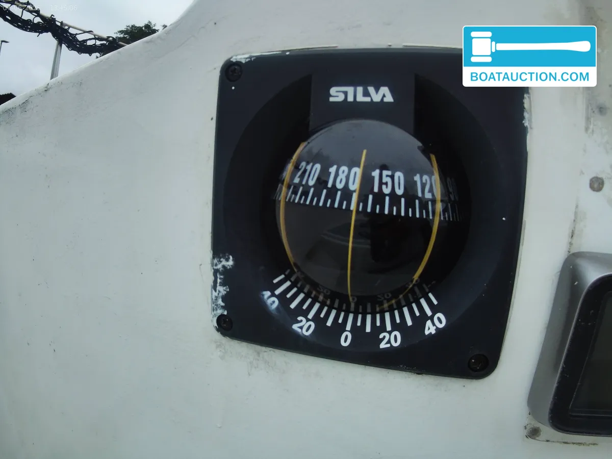 foto: 13 Helmsman 31