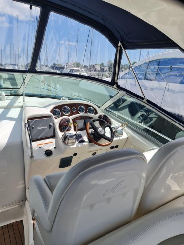 foto: 27 Sea Ray 375 Sundancer Twin Diesel