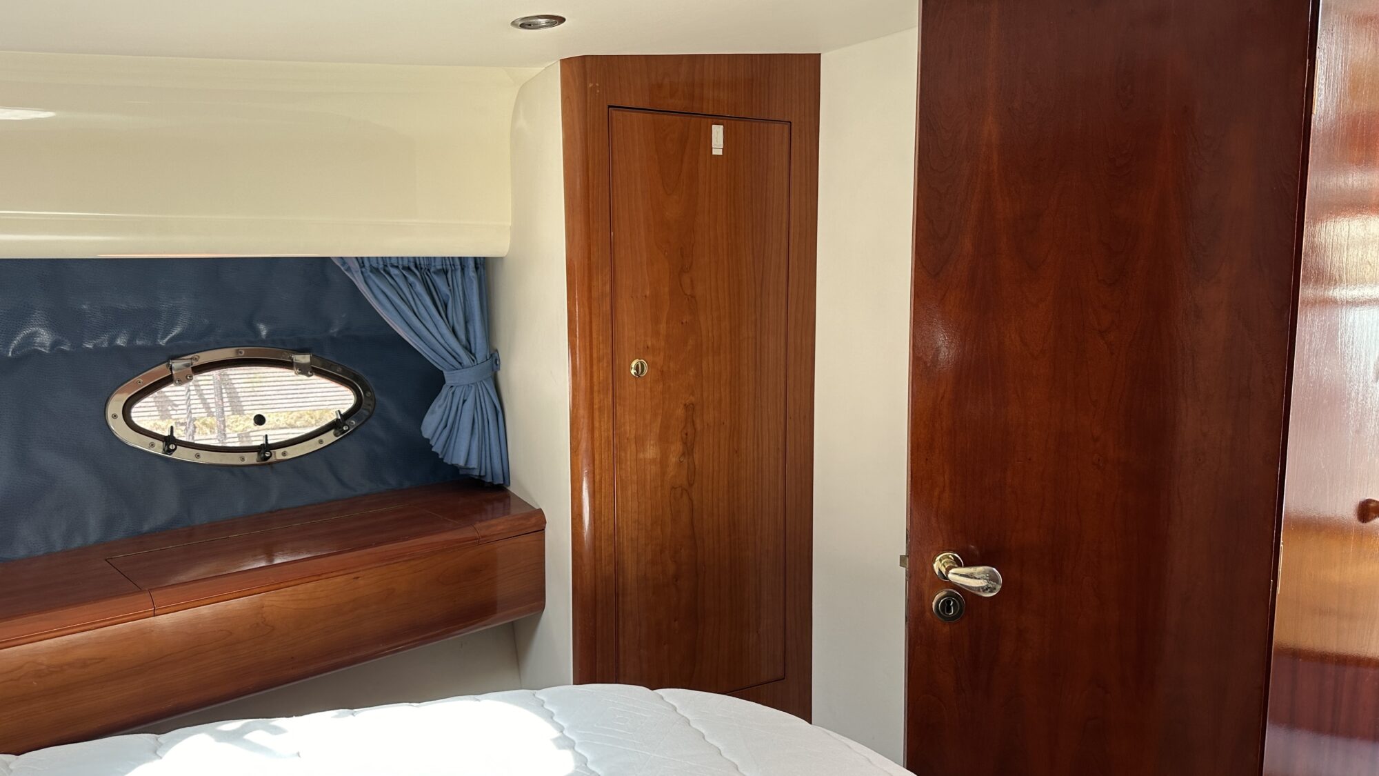 foto: 41 Fairline Fairline Phantom 40 Flybridge