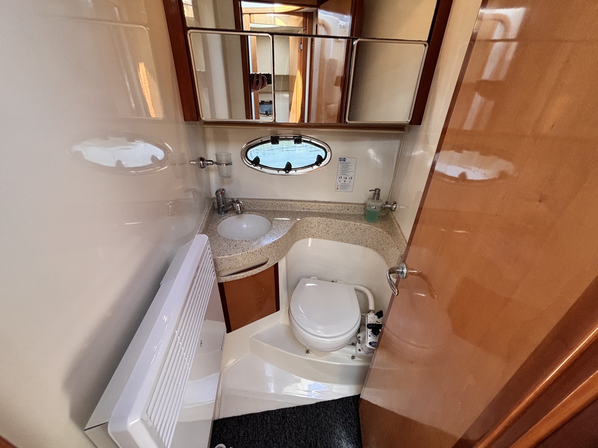 foto: 20 Rodman  30 Cruiser Flybridge 