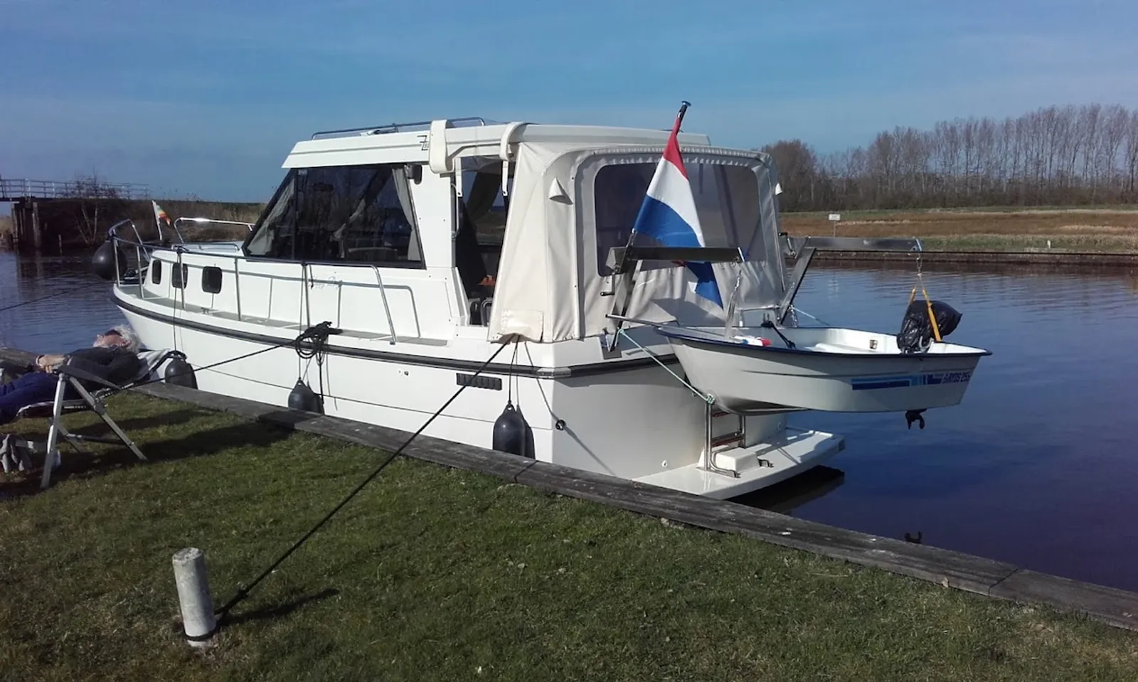 foto: 6 Zuiderzee kruiser gebouwd Emmeloord Open kuip 950