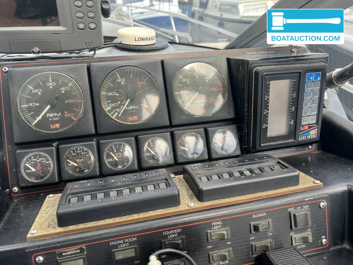 foto: 27 Bayliner 2855