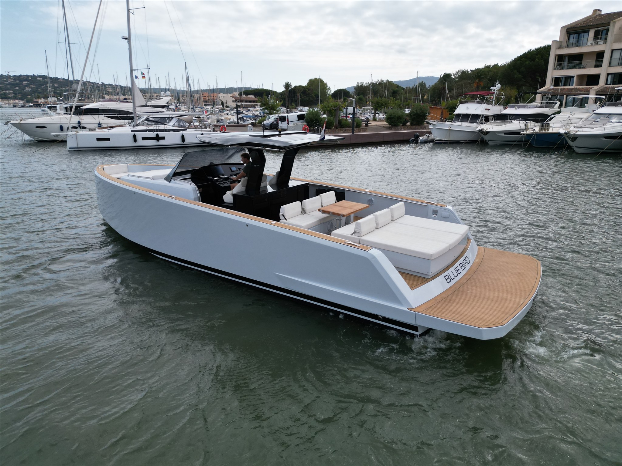 foto: 26 Pardo Yachts 43