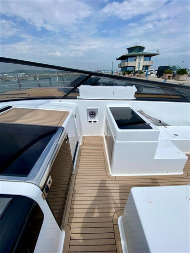 foto: 21 Vandutch 48