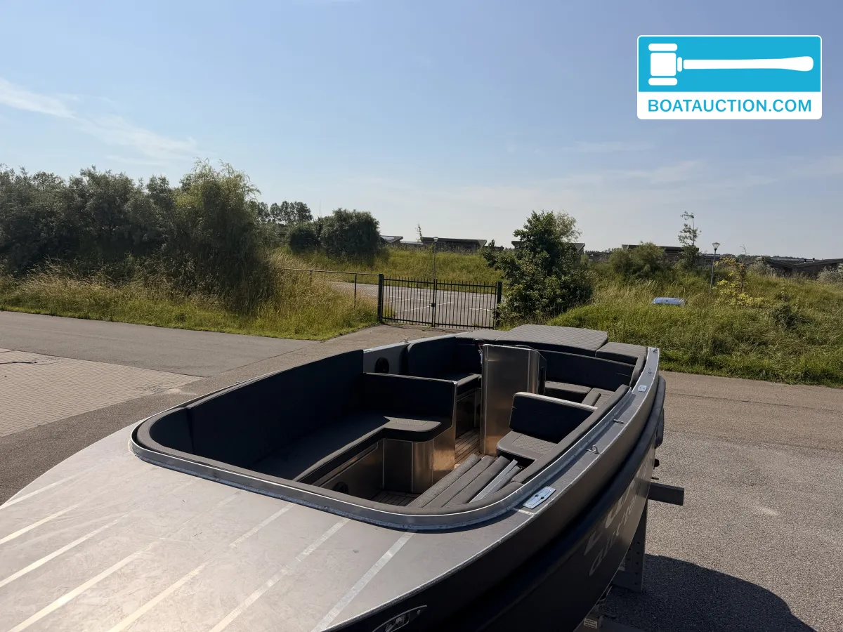 foto: 15 Luxury Alu tender 65