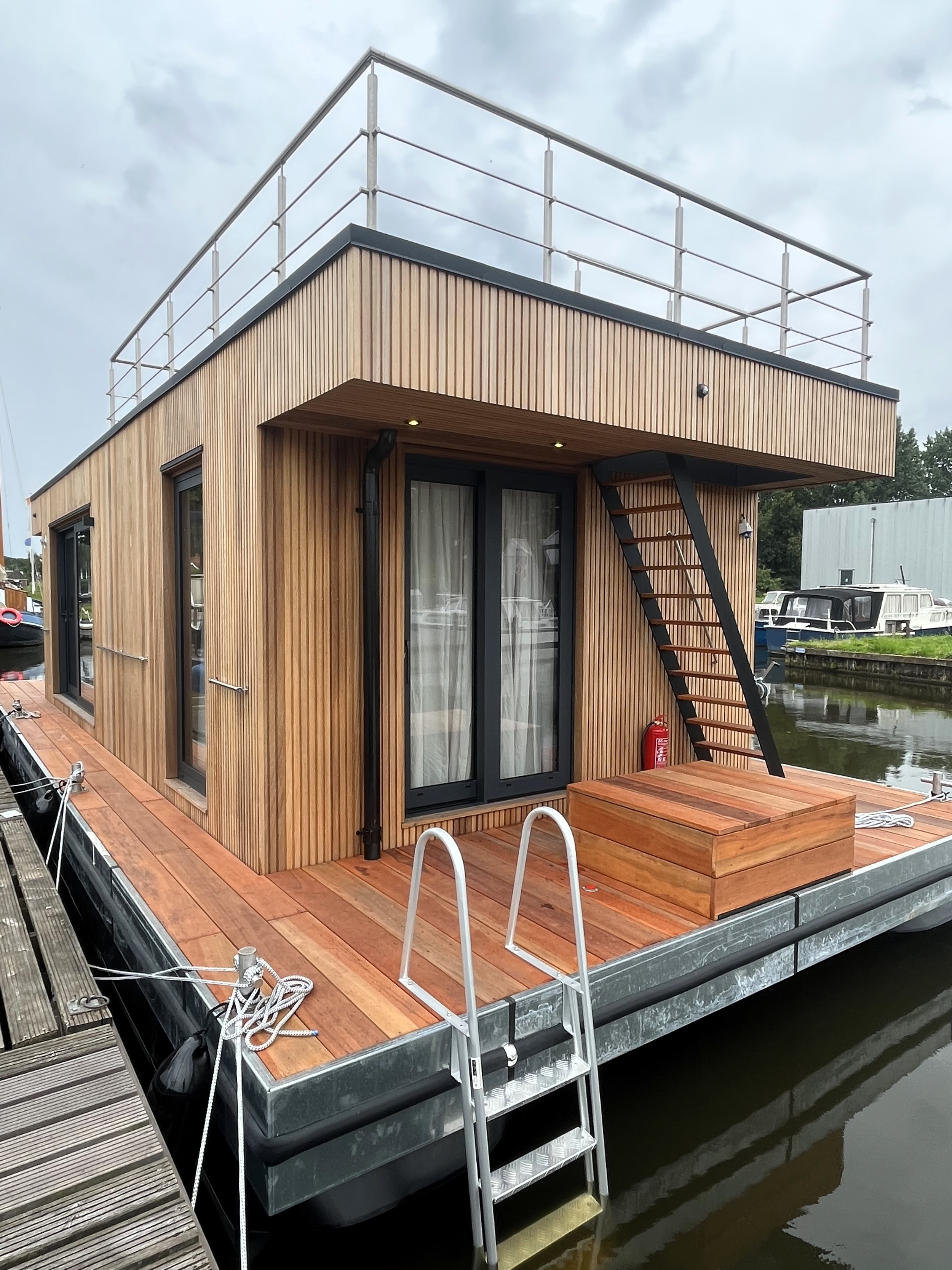 foto: 34 Surla 12 Houseboat Met (koop)ligplaats