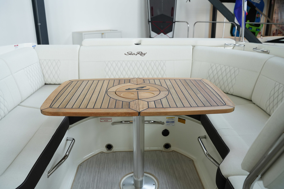 foto: 36 Sea Ray SLX 250