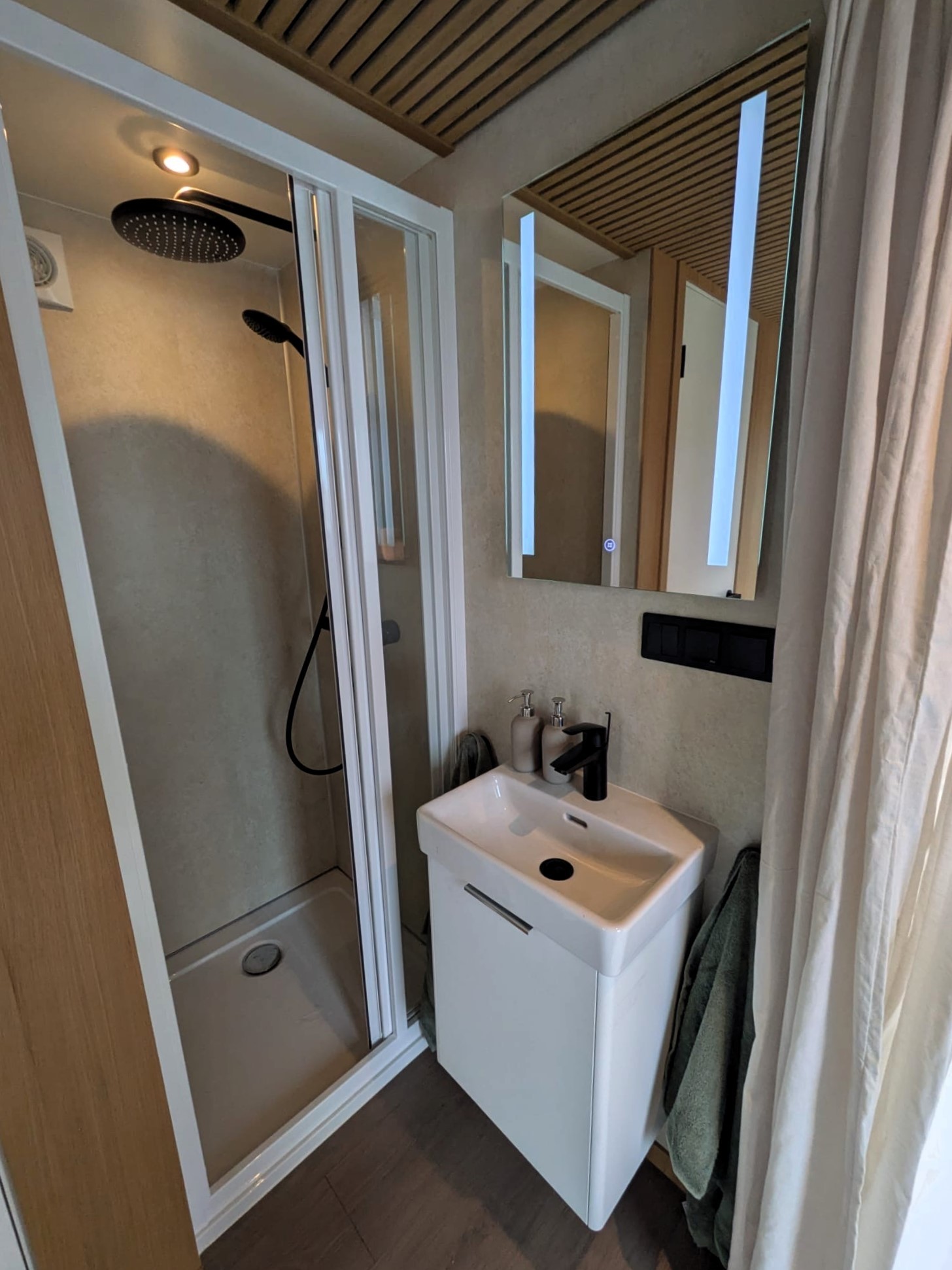 foto: 36 Surla 12 Houseboat Met (koop)ligplaats