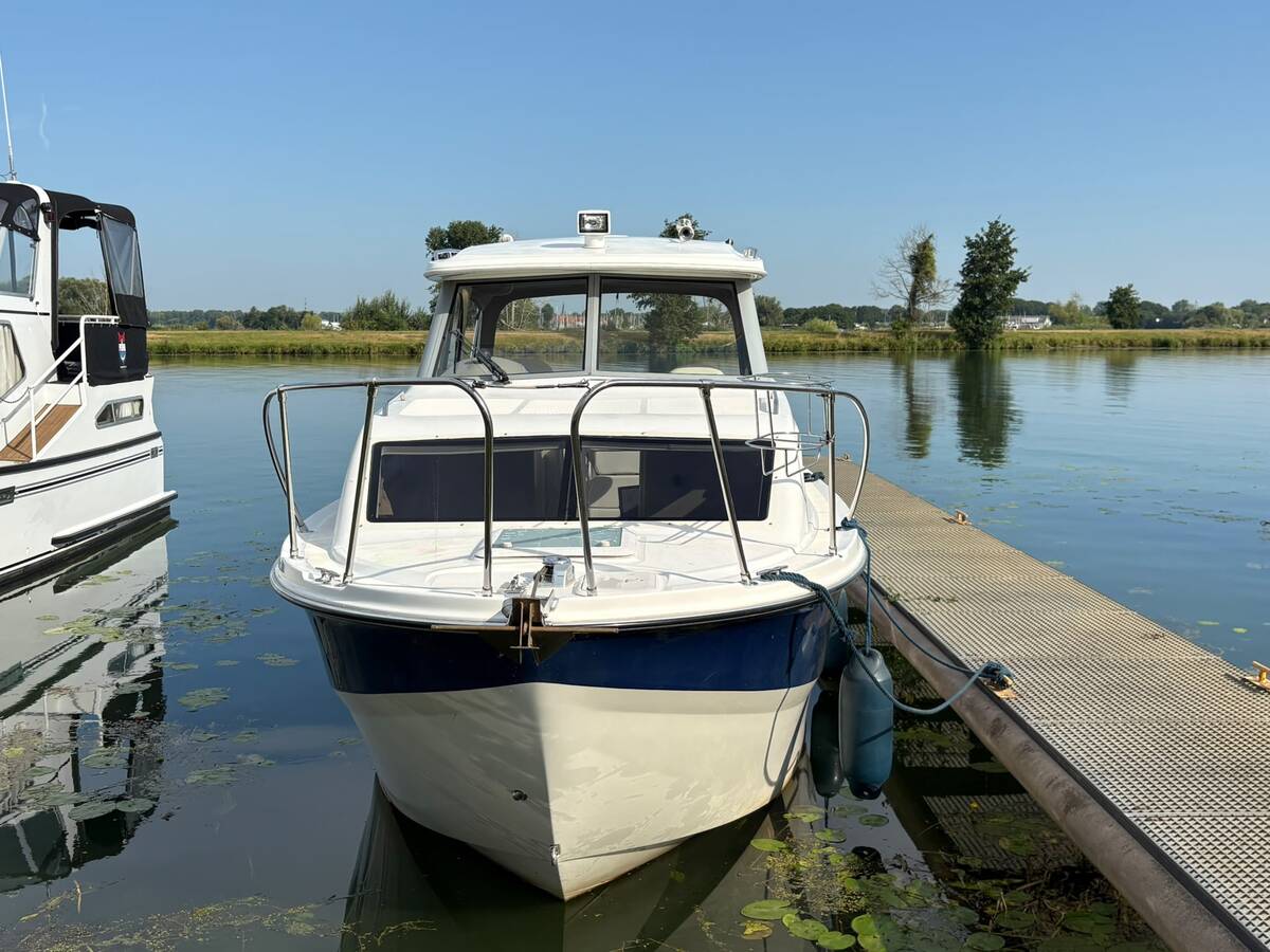 foto: 28 Bayliner 246 Discovery 