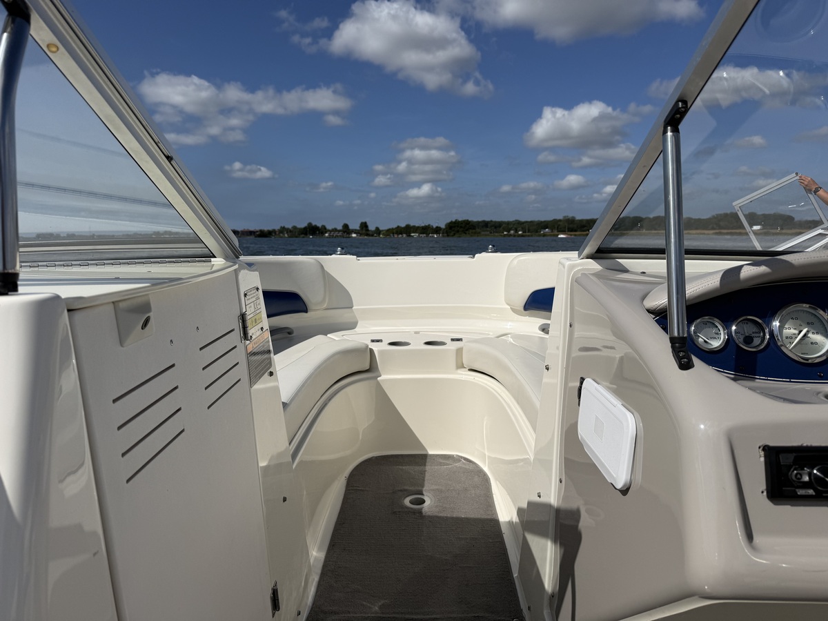 foto: 27 Bayliner 219 SD