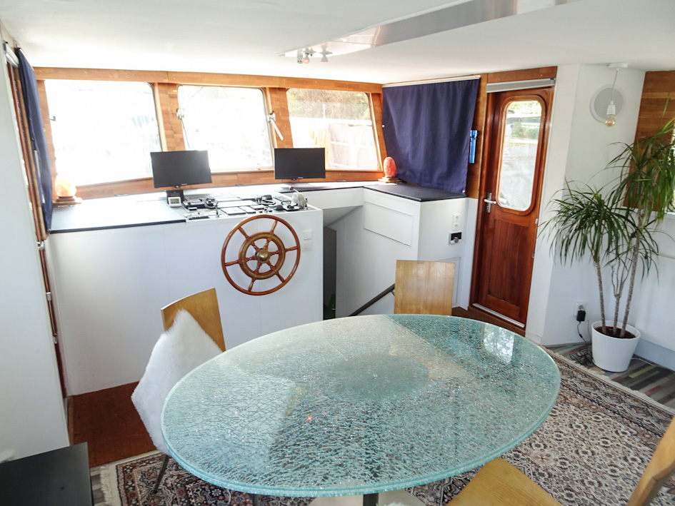 foto: 37 Varend Woonschip 31.28 met UBC