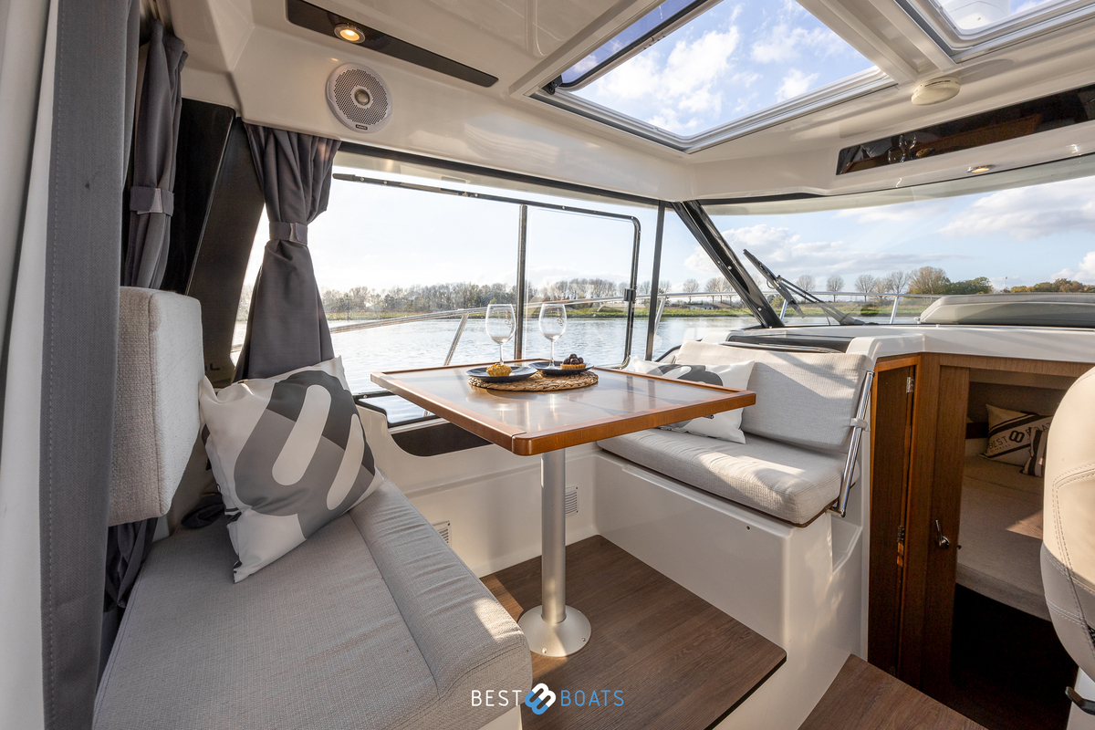 foto: 28 Jeanneau 895 MERRY FISHER