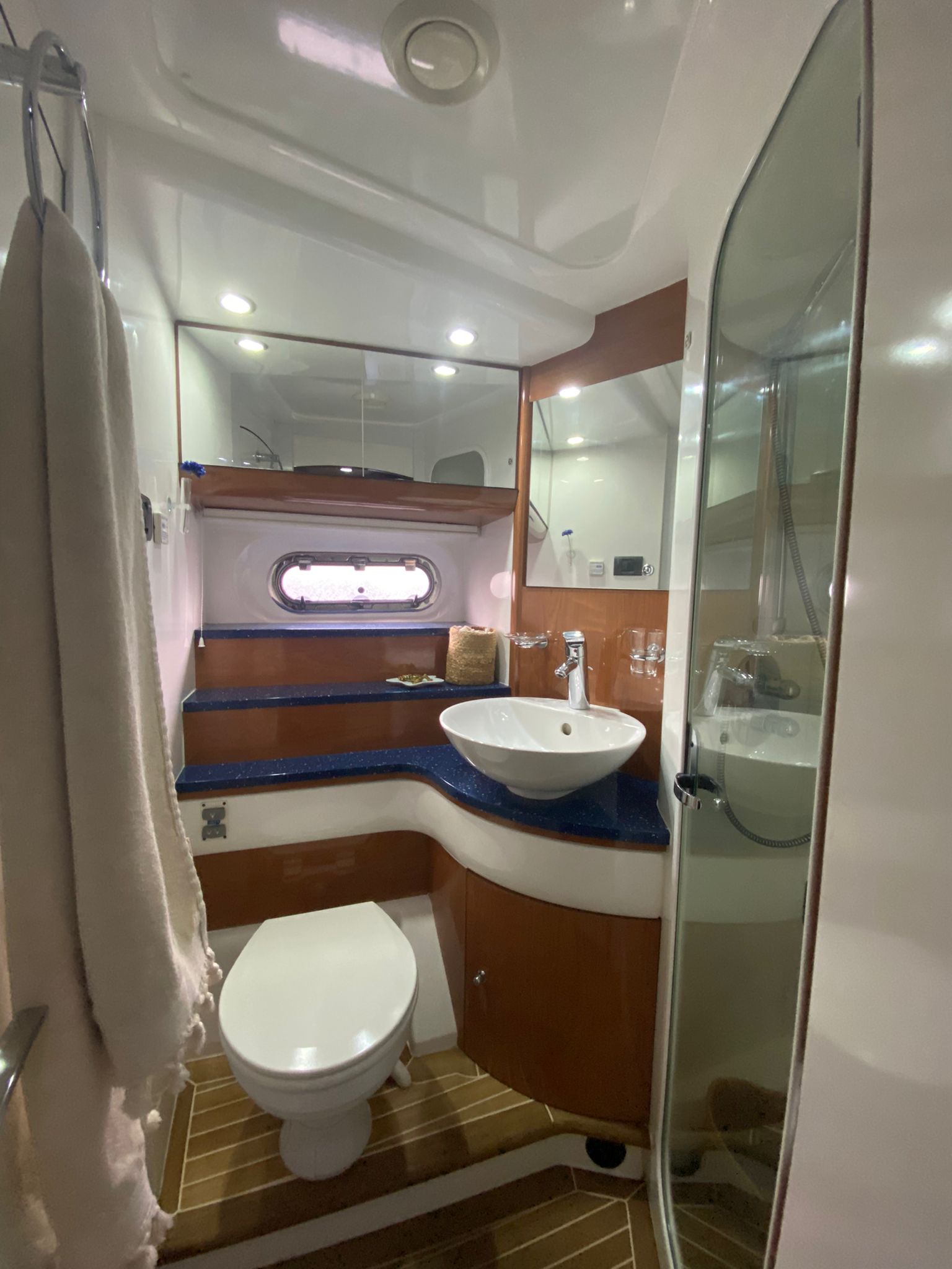 foto: 20 Sealine T52