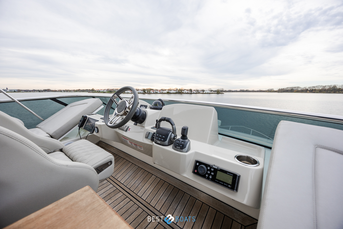foto: 69 Absolute  Navetta 52