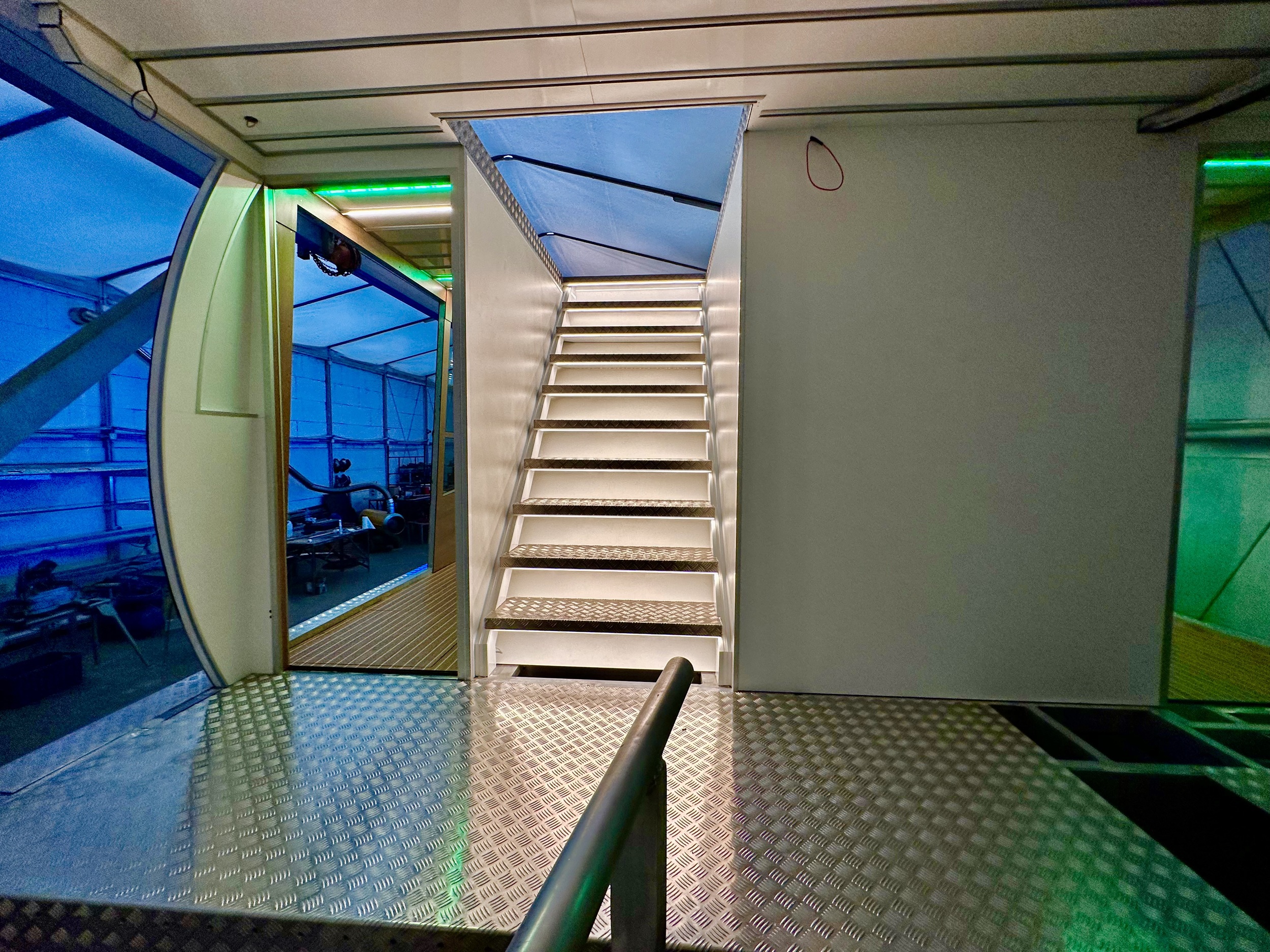 foto: 27 Holiday Boat Sundeck 57 Passenger Catamaran