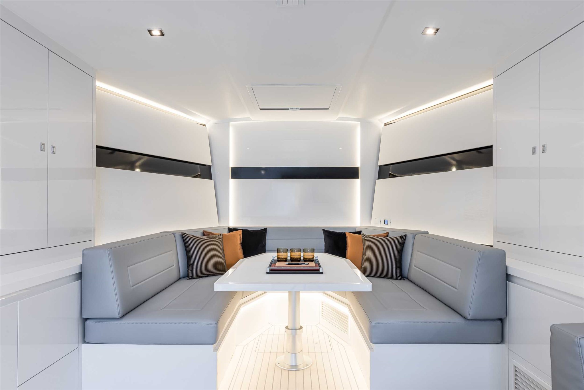 foto: 28 Vandutch 56 - New