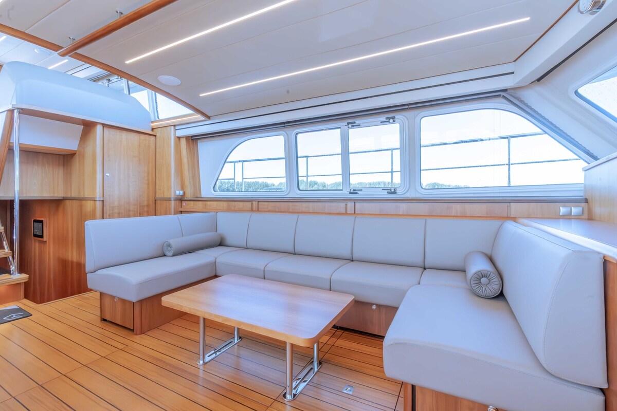 foto: 150 Linssen Grand Sturdy 590 AC Wheelhouse L-Class