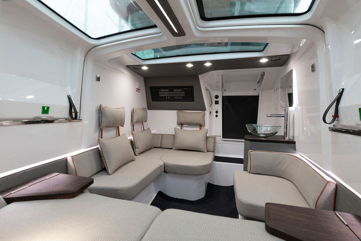 foto: 13 Axopar 37 XC Cross Cabin