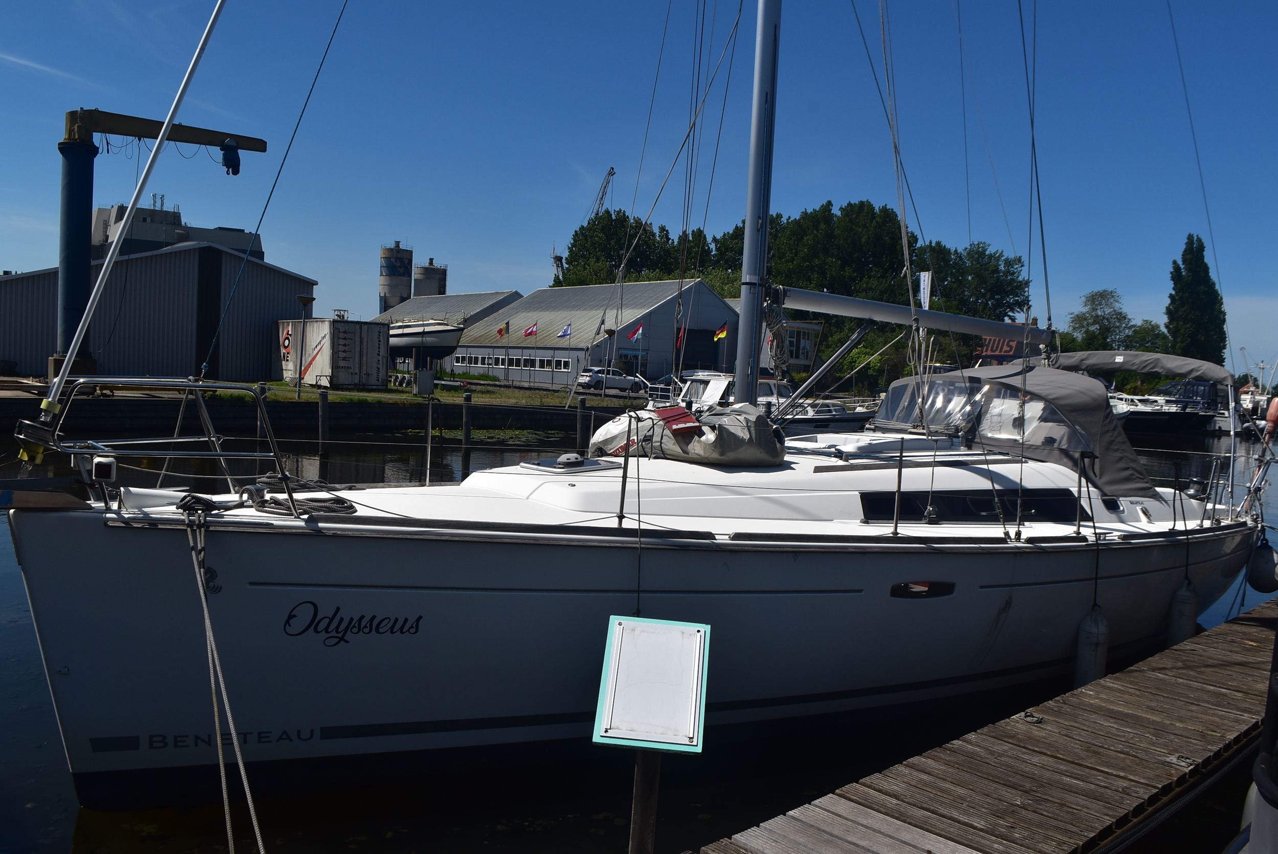 foto: 25 Beneteau Oceanis 37
