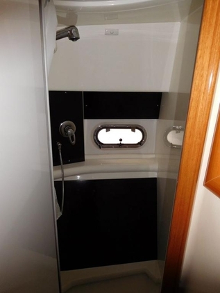 foto: 25 Sealine F 37