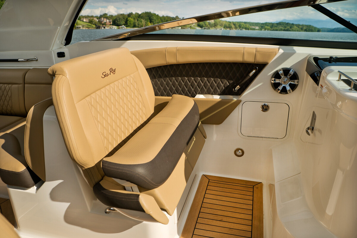 foto: 32 Sea Ray SLX 350 Outboard