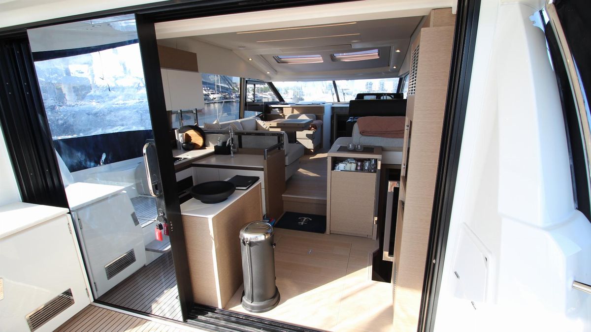 foto: 33 Prestige 520 S