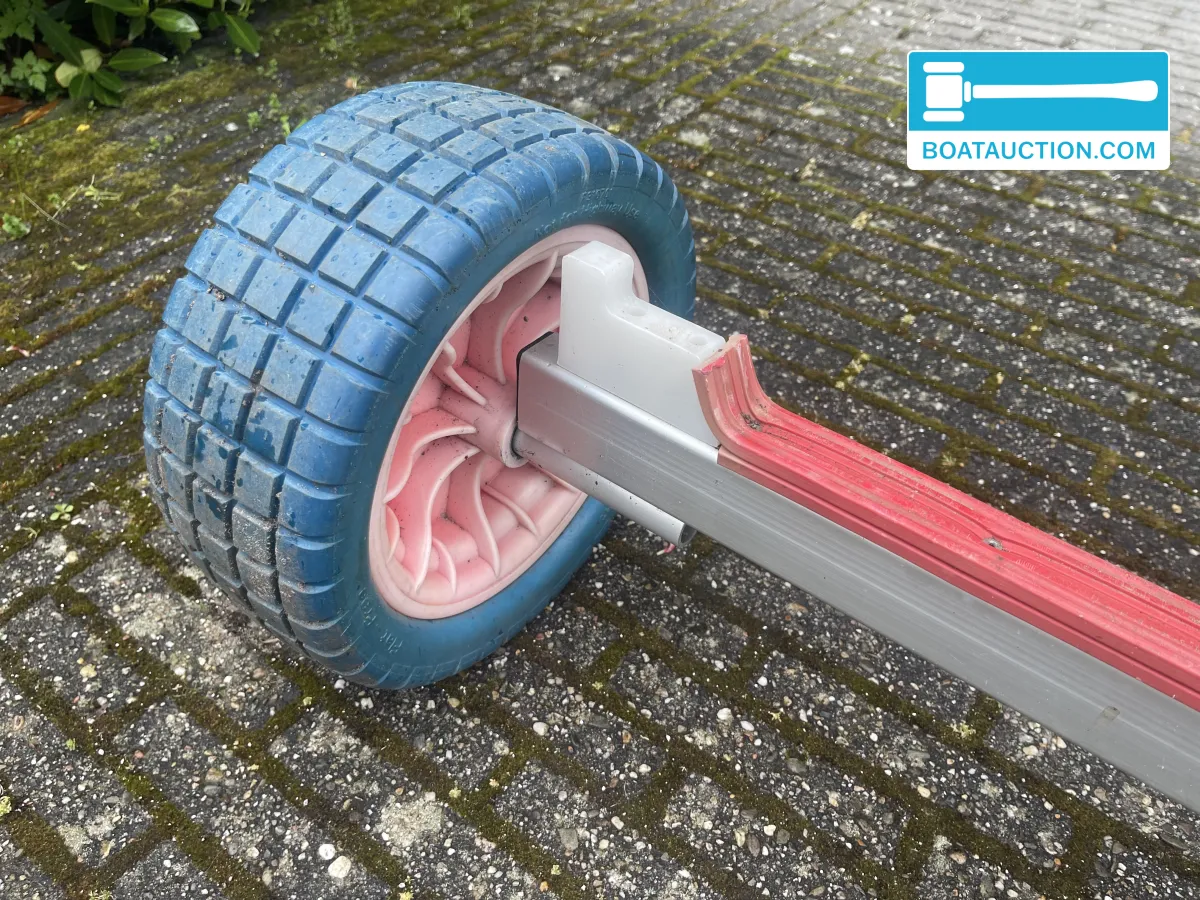 foto: 11 Far East Boats Optimist Strandtrailer