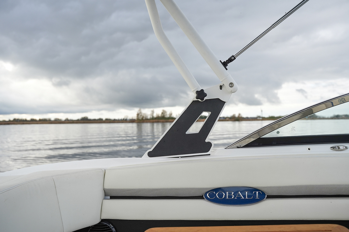 foto: 63 Cobalt CS23