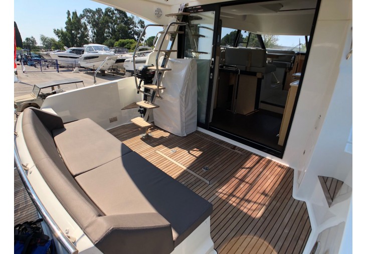foto: 23 Prestige 420