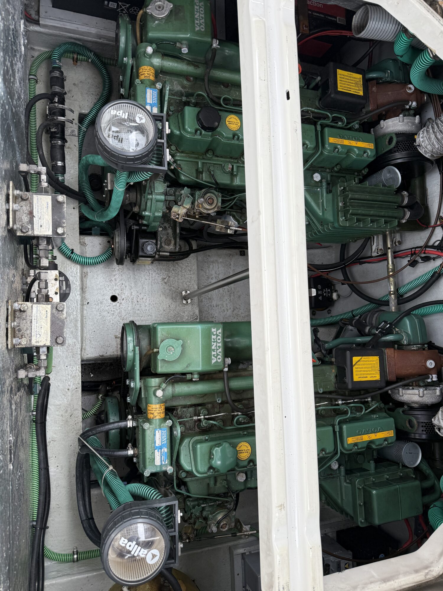 foto: 40 Sealine Sealine 328 Sport Bridge