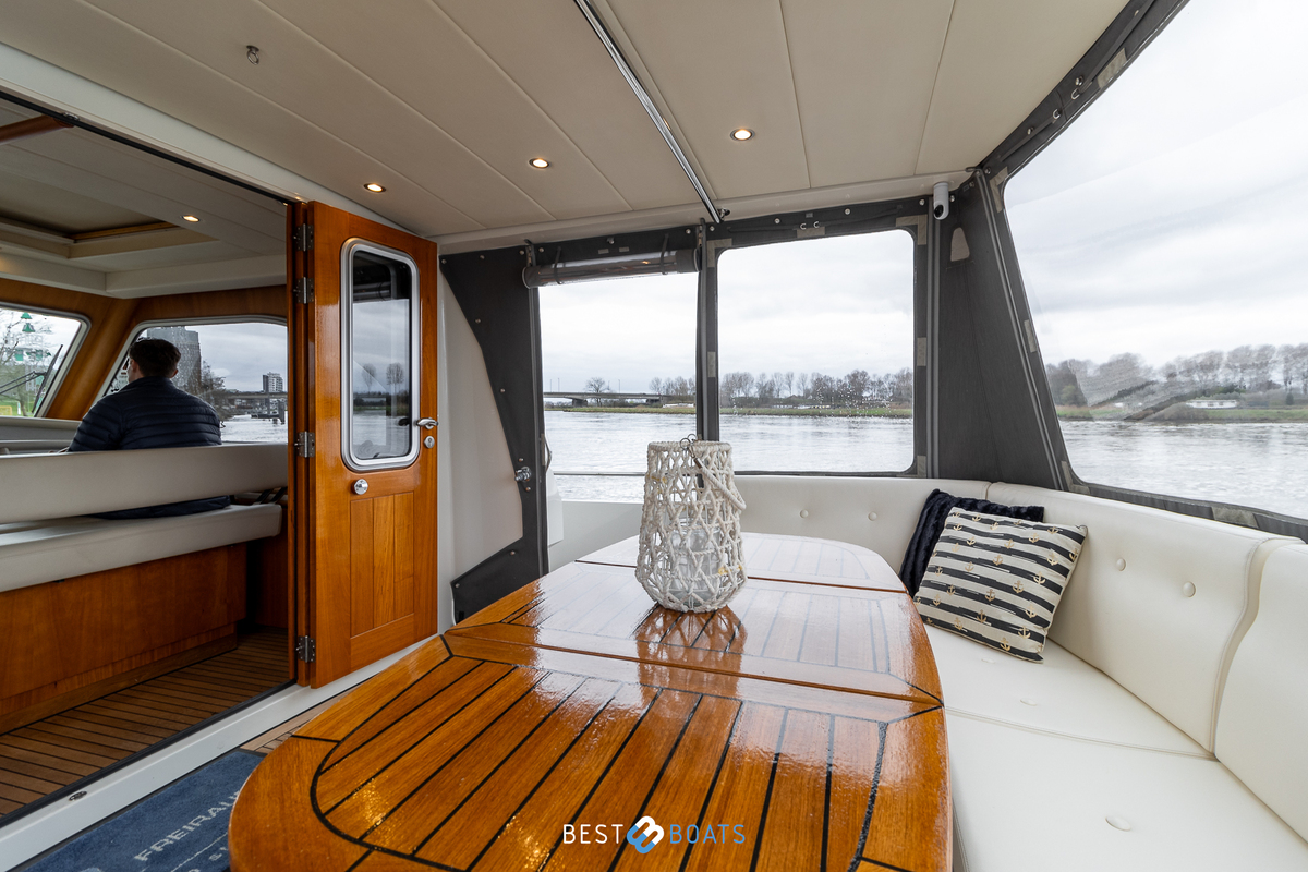 foto: 95 Linssen Grand Sturdy 500 AC Wheelhouse Long Top