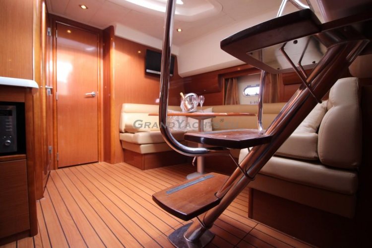 foto: 64 Prestige 38S