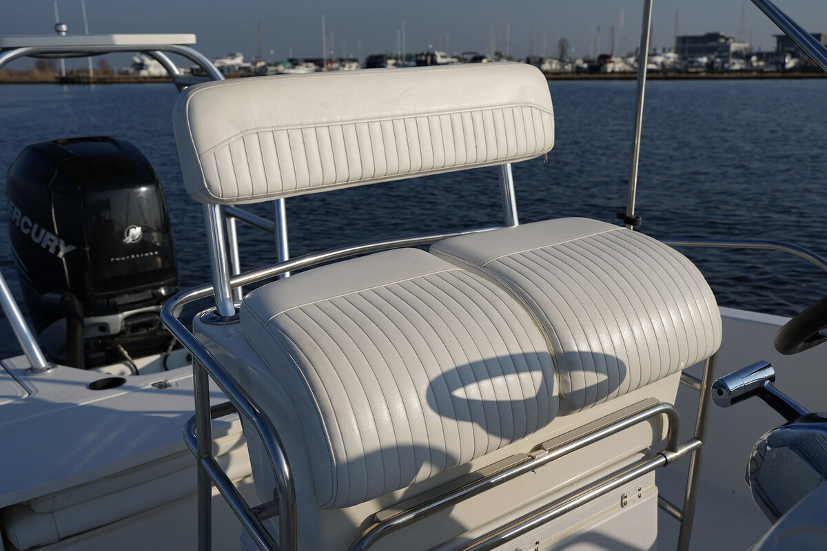 foto: 22 Boston Whaler 230 Dauntless