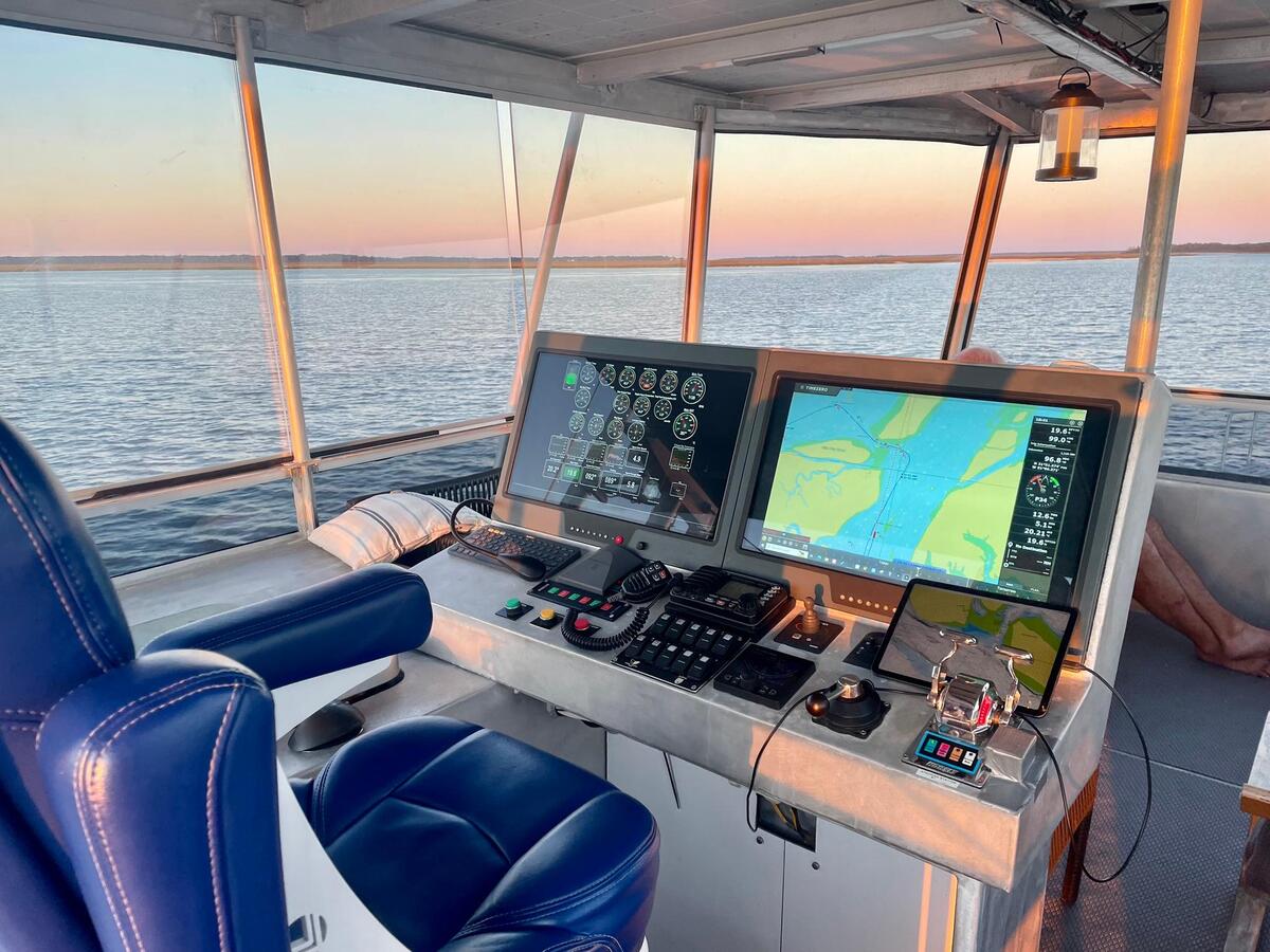 foto: 33 Naval Yachts XPM 78