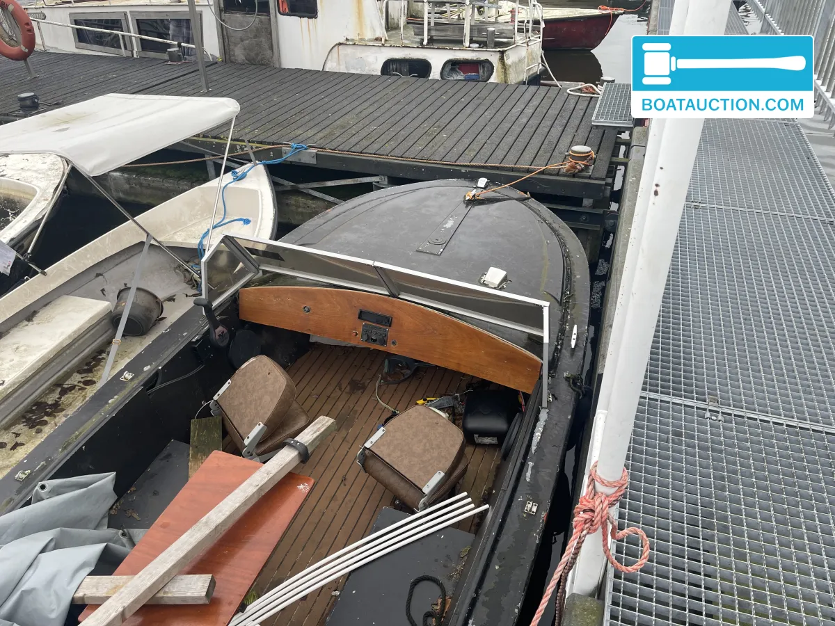 foto: 8 Motorboat 600