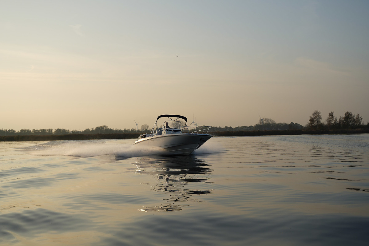 foto: 46 Boston Whaler 270 Dauntless