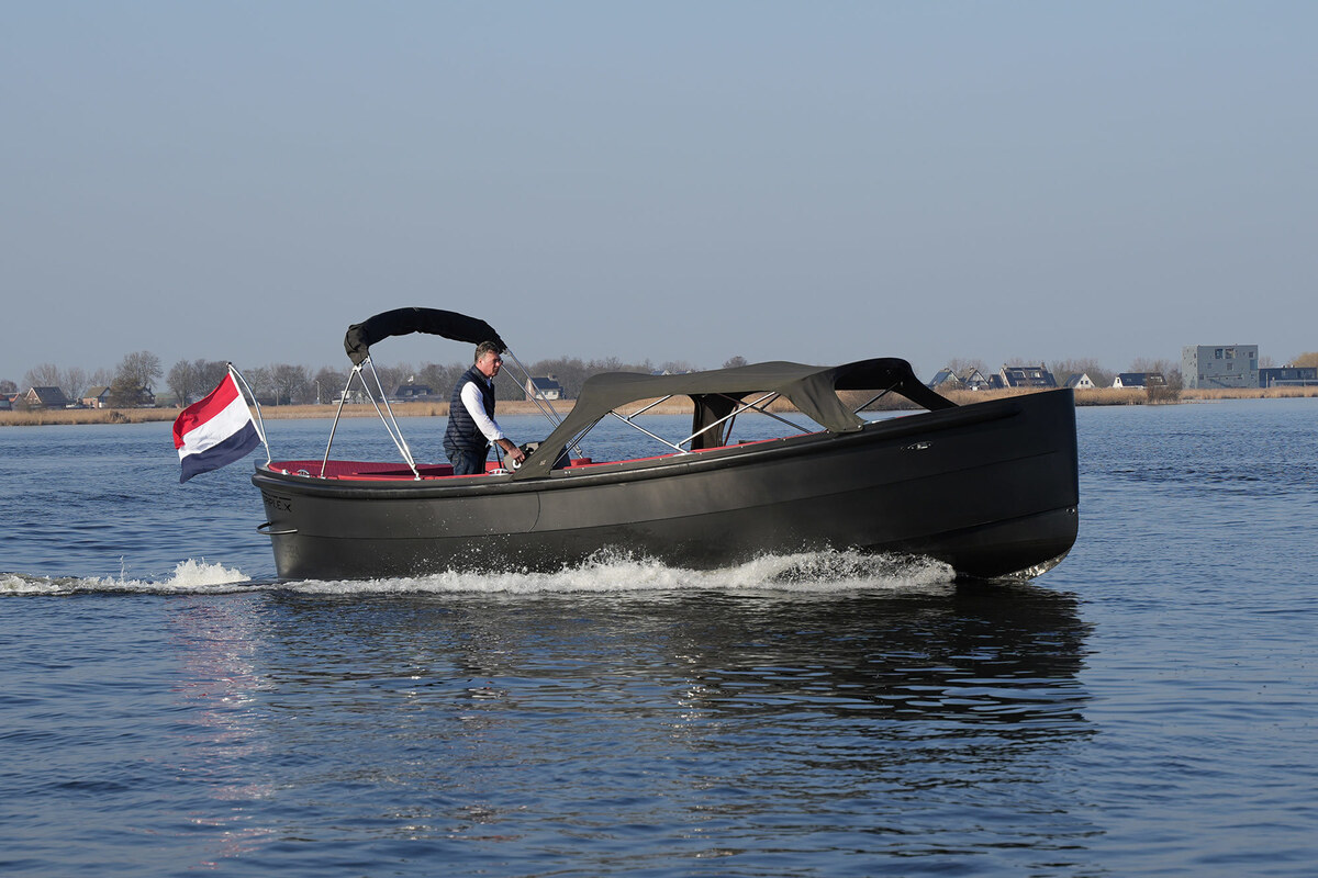 foto: 49 Triple X 800