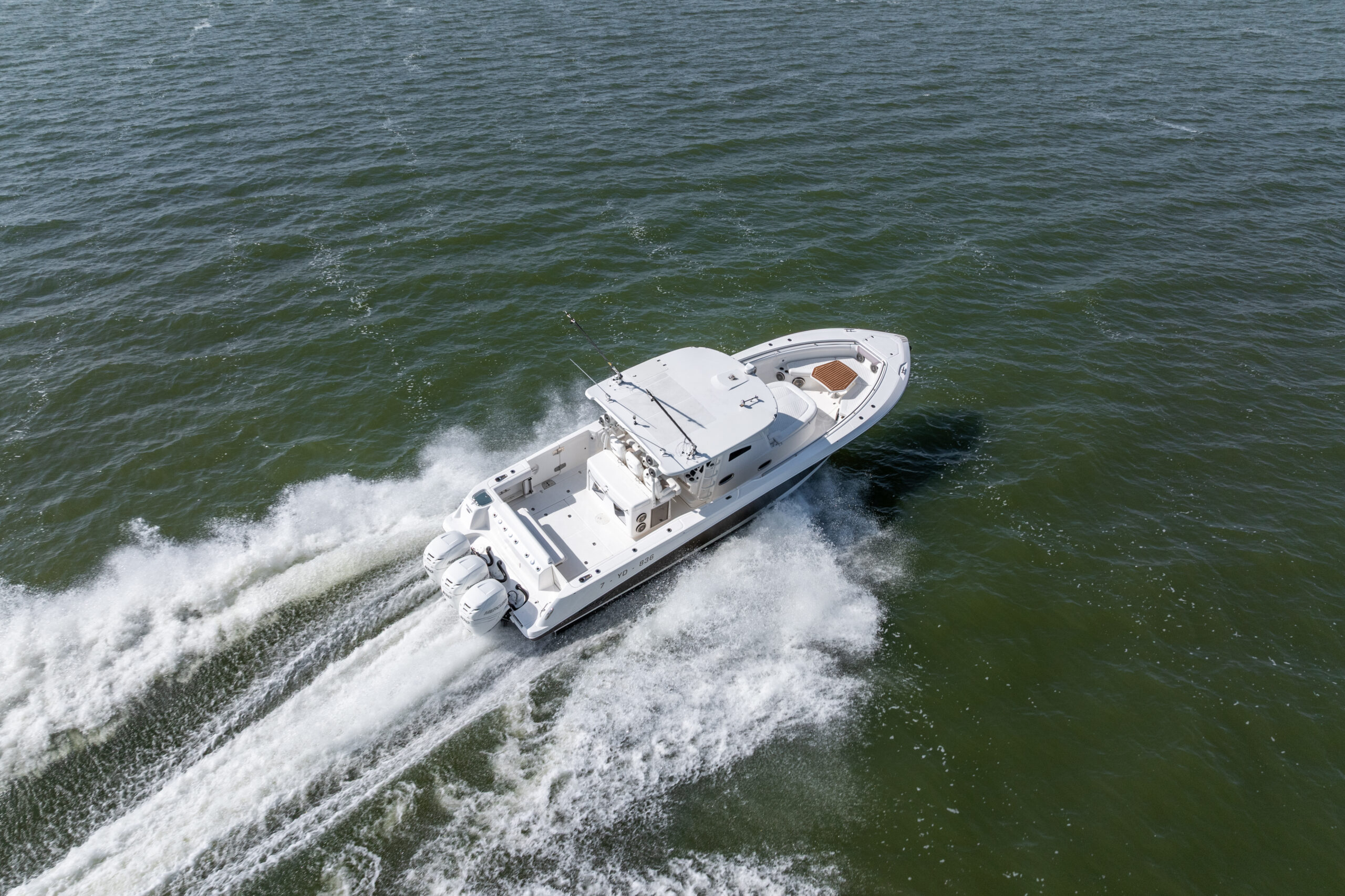 foto: 63 Boston Whaler 370 Outrage