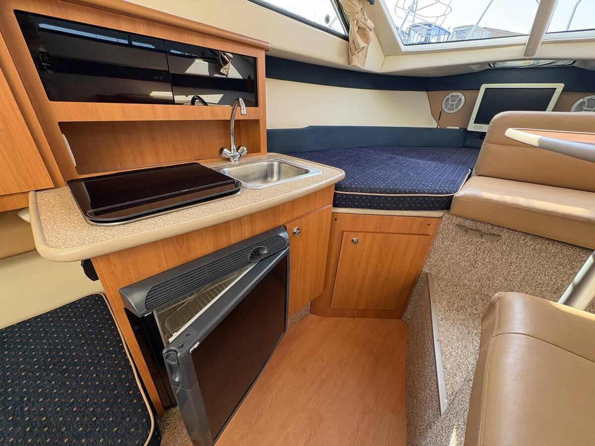 foto: 29 Bayliner 246 Discovery 