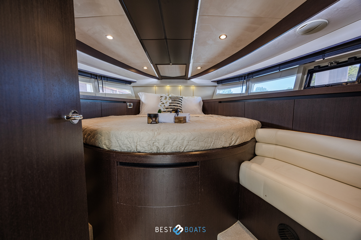foto: 42 Galeon 385 HTS