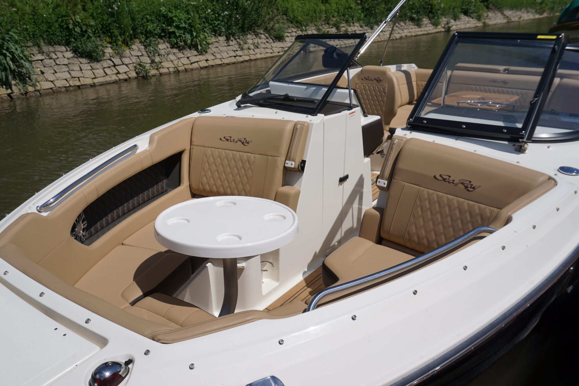 foto: 42 Sea Ray Sea Ray 250 SLX
