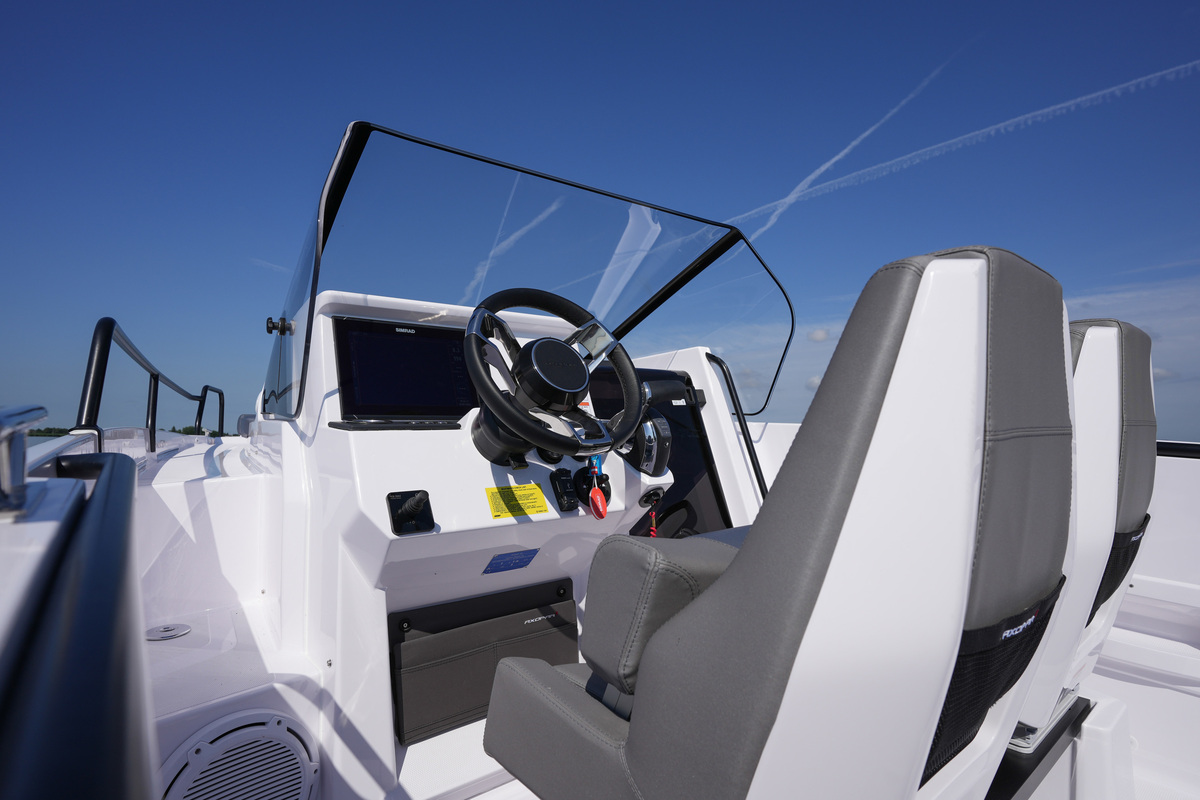 foto: 56 Axopar 25 Cross Bow & Cross Top