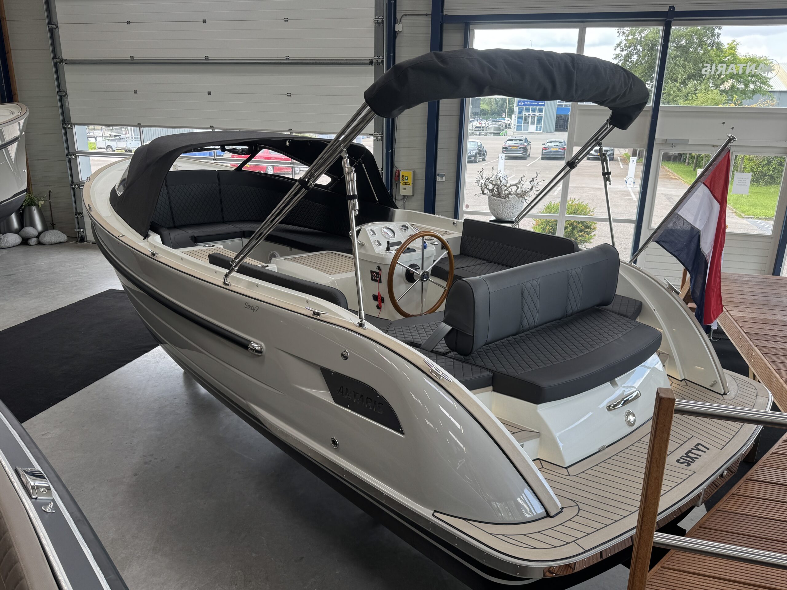 foto: 12 Antaris Sixty7 (op voorraad)