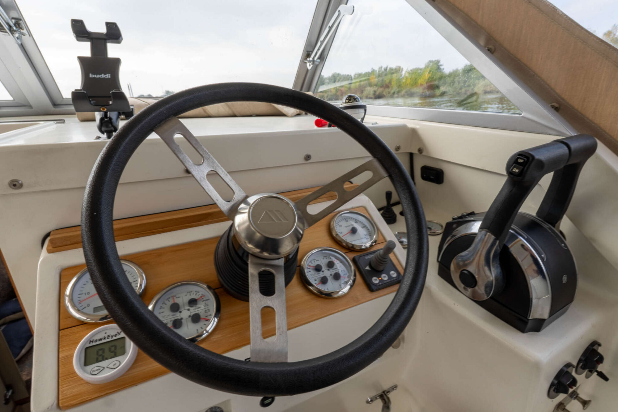 foto: 22 Bertram Bertram 25 Express Cruiser