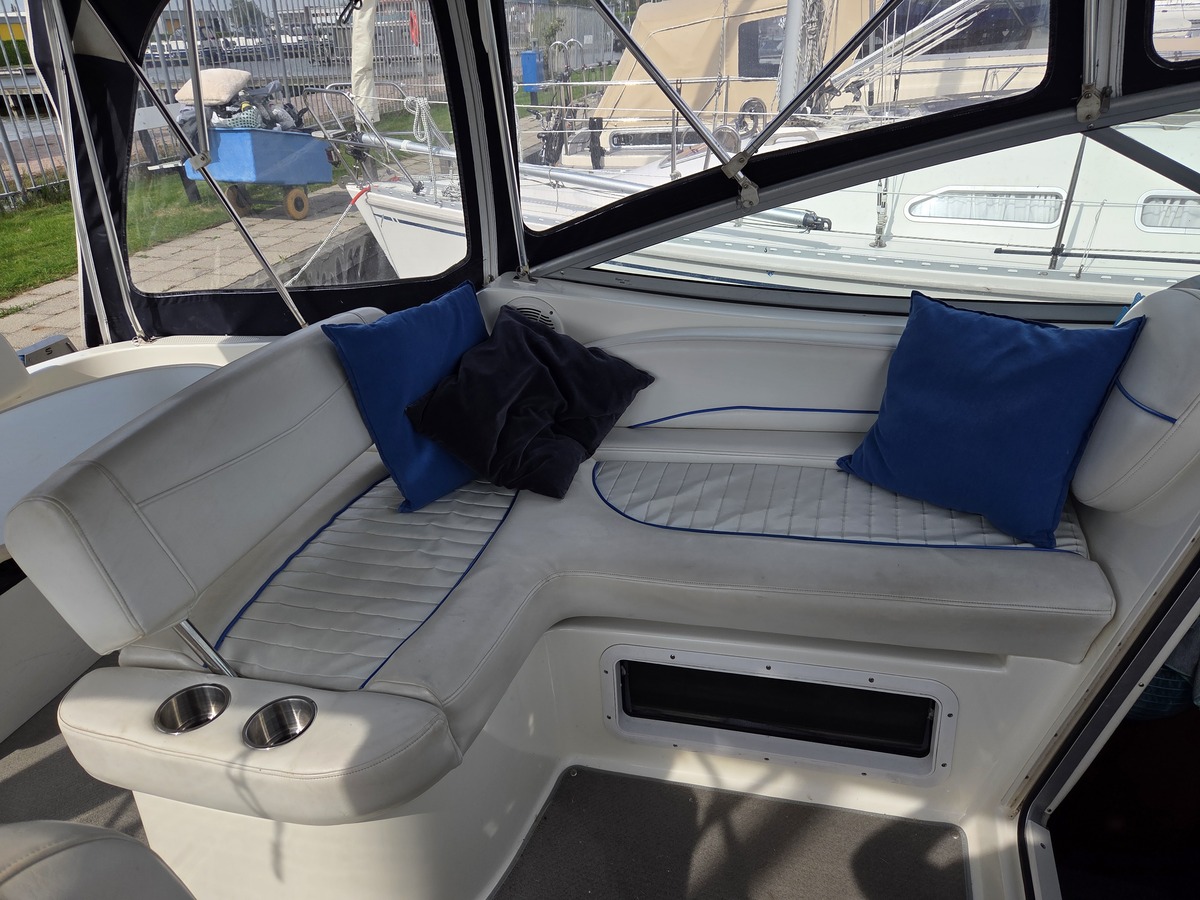 foto: 26 Bayliner 275