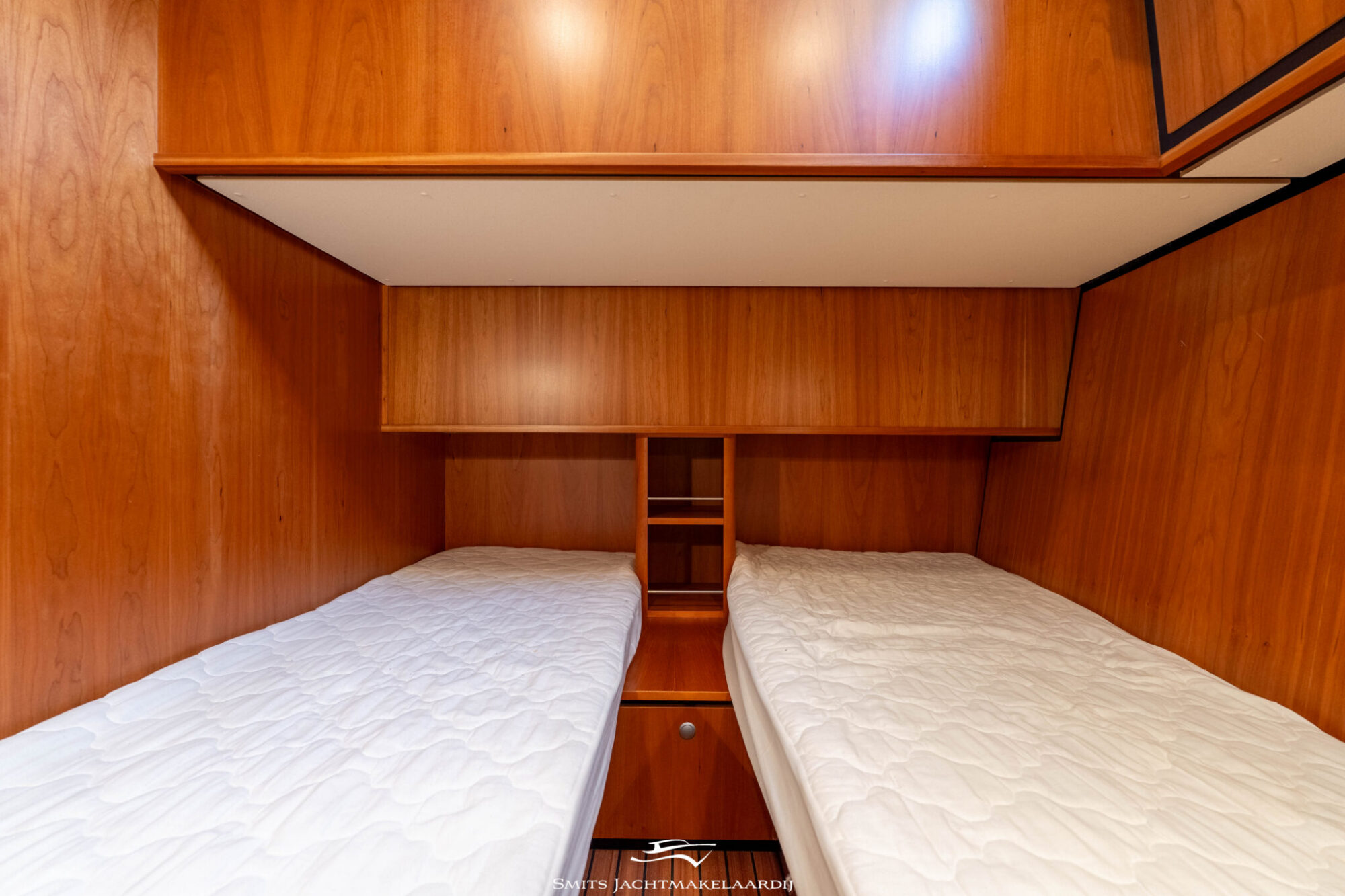 foto: 77 Linssen Linssen Grand Sturdy 43.9 AC