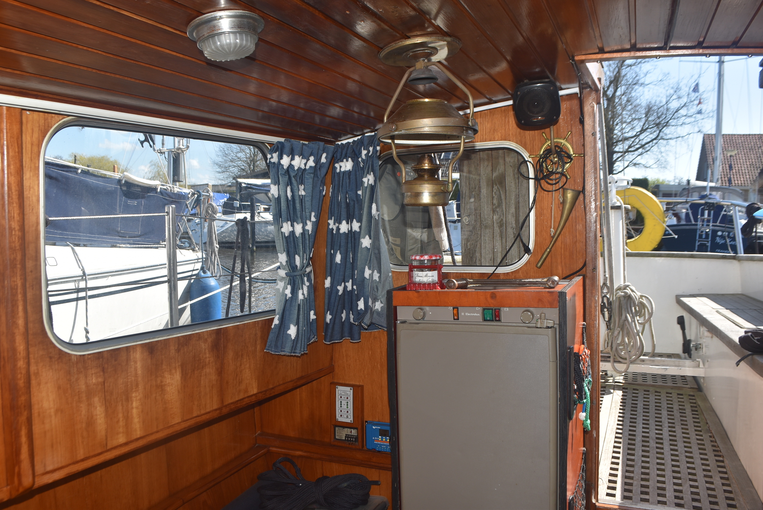 foto: 27 Volkerak 32 Motorsailer