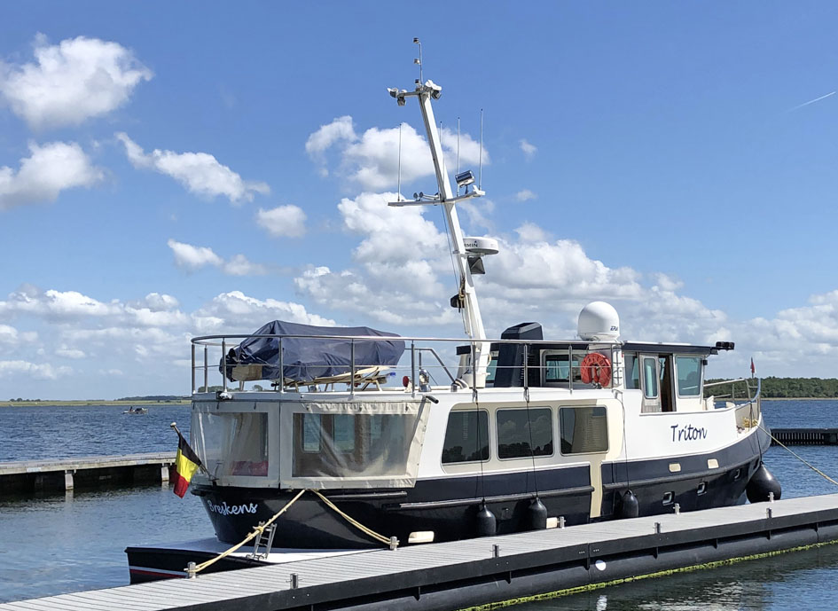 foto: 51 Trawlerjacht 48, zeegaand