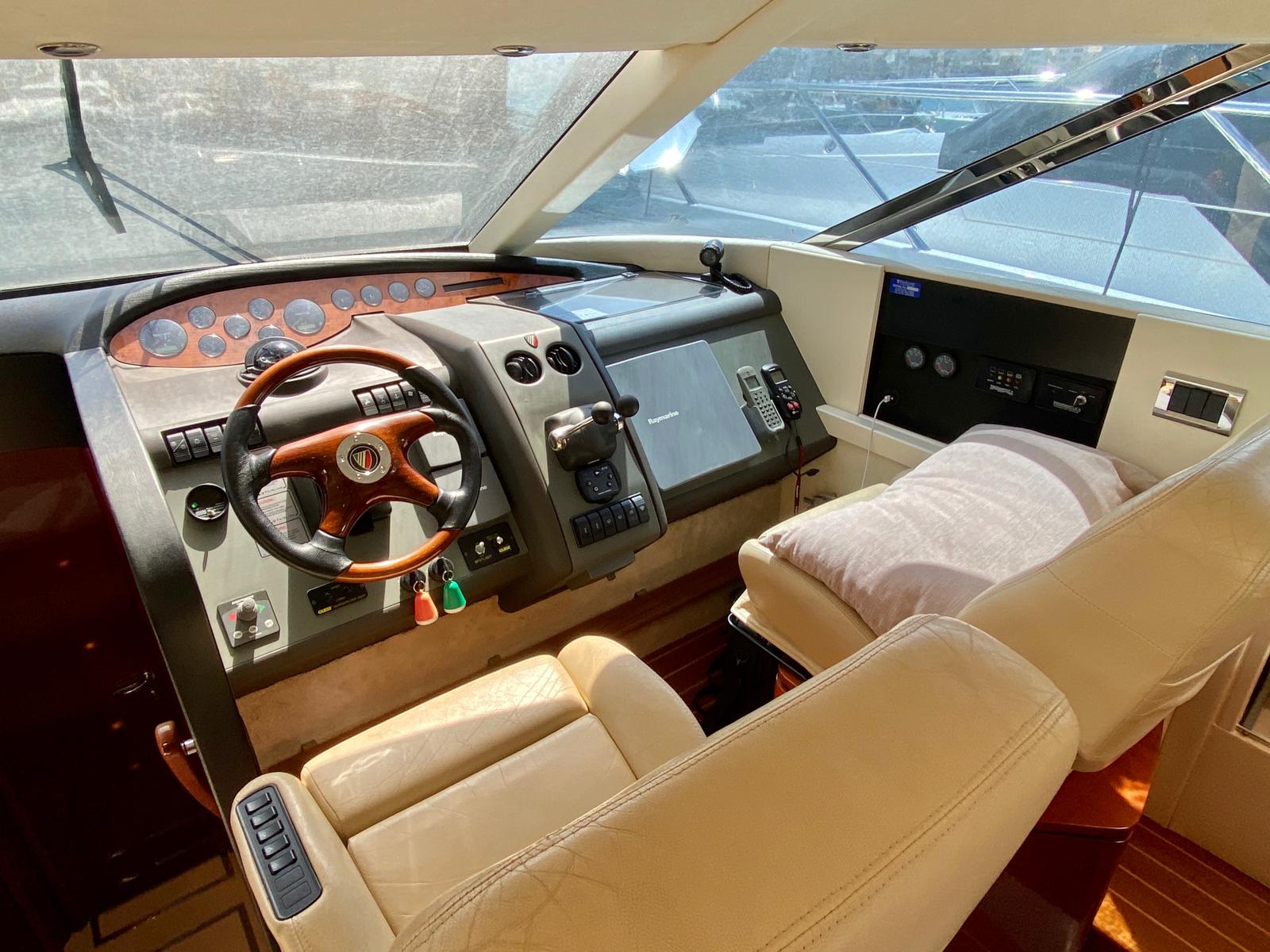 foto: 31 Fairline Squadron 58