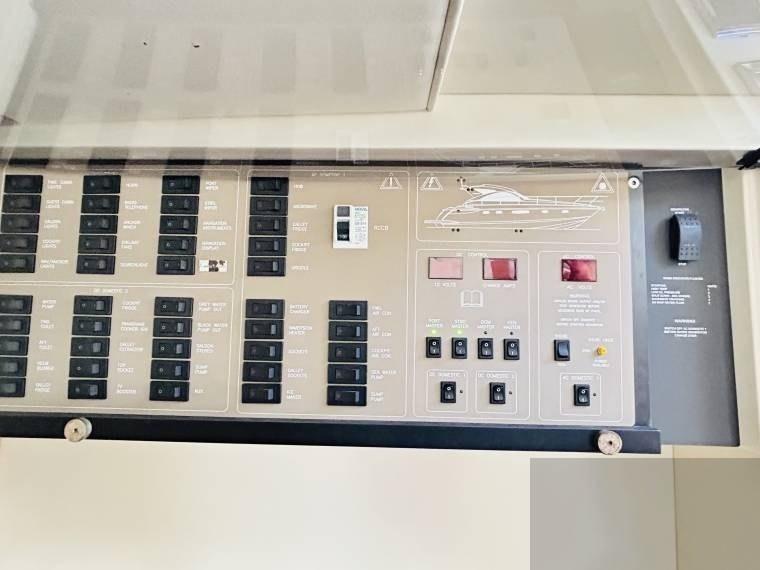 foto: 12 Fairline Targa 44 GT HT uitvoering